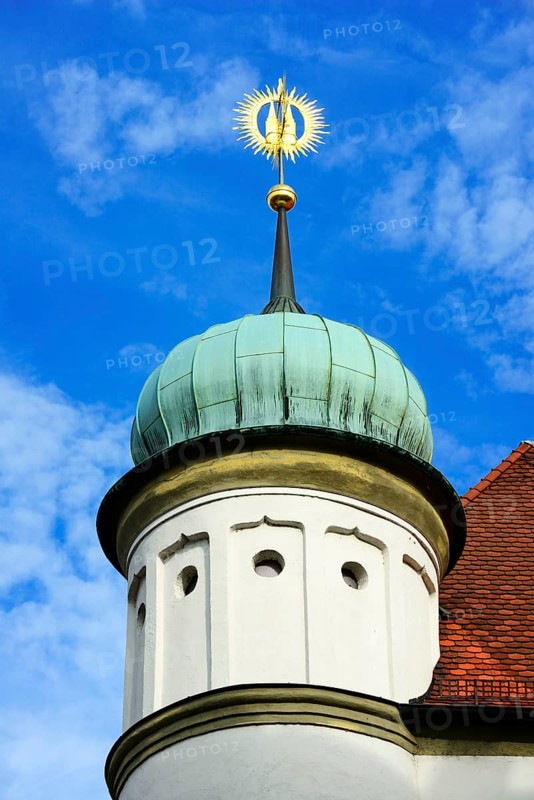 Spire of the gender house Goldener Turm