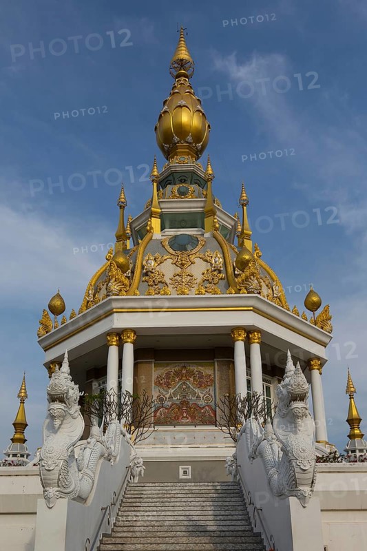 Maha Rattana Chedi of Wat Thung Setthi