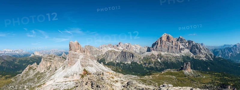 View from the top of Nuvolau to the mountain range