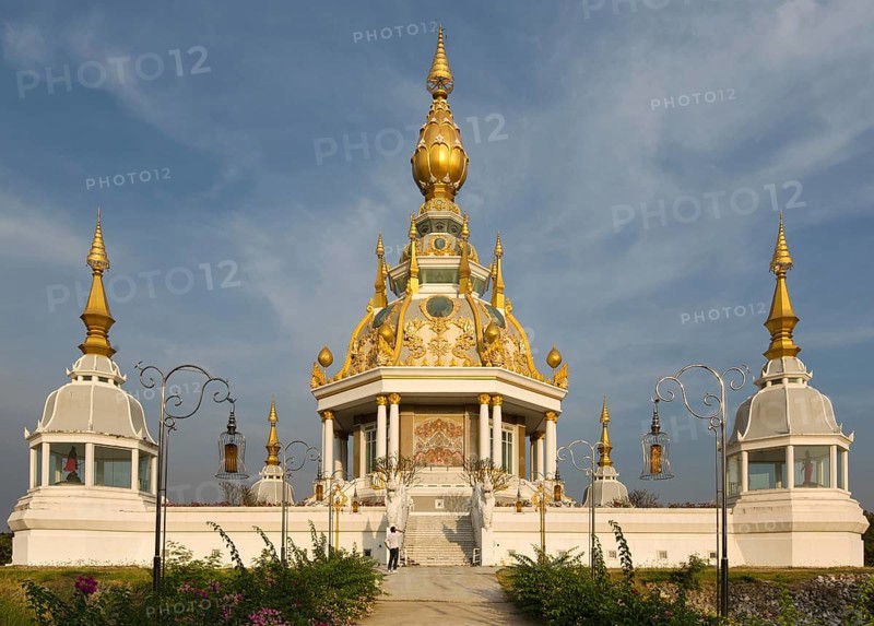 Maha Rattana Chedi of Wat Thung Setthi