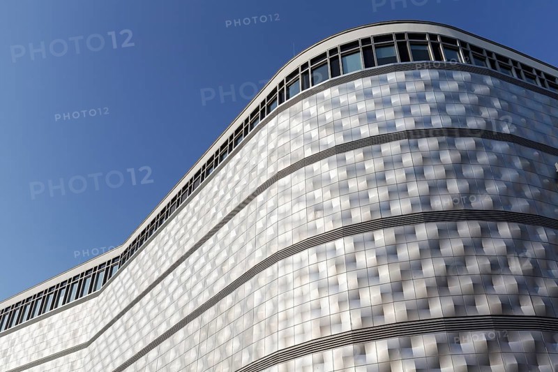 Aluminium facade of the Hofe am Bruhl shopping centre