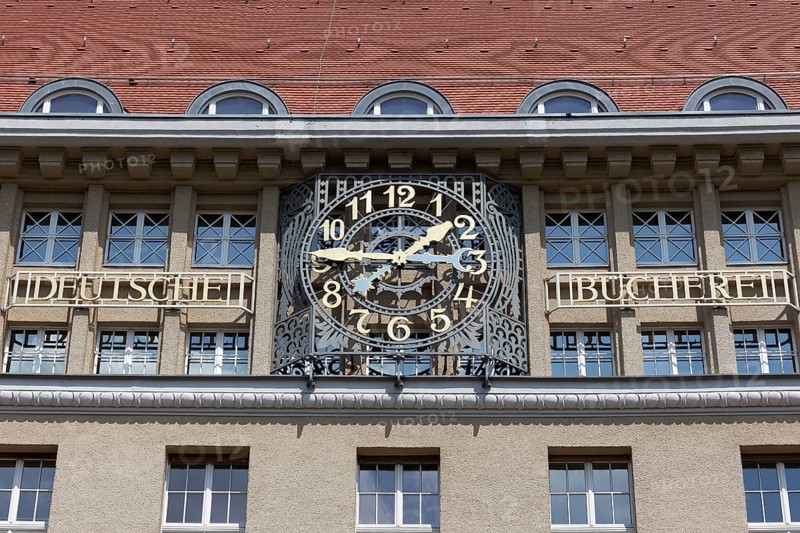 Facade German Library