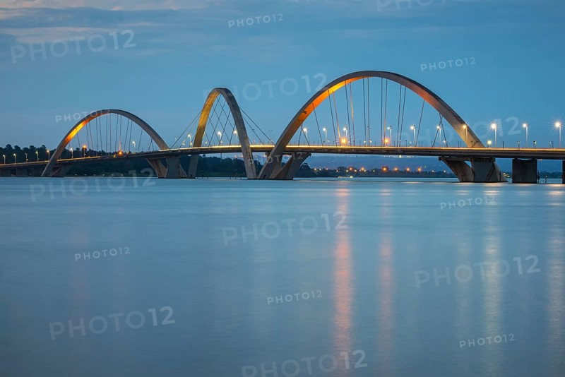 The Juscelino-Kubitschek bridge spans Lake Paranoa