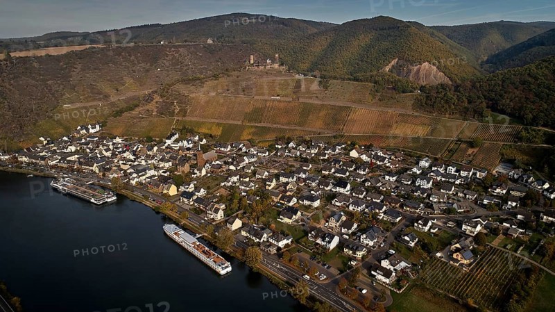 Thurant Castle high above the Moselle near Alken
