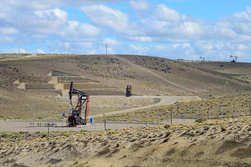 Oil production at Punto El Chulengo