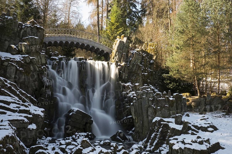 Teufelsbrucke and waterfall in winter