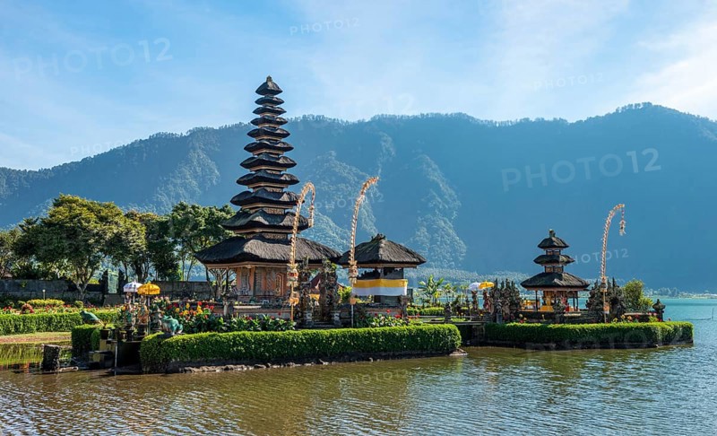 Buddhist water temple Pura Ulun Danu Bratan
