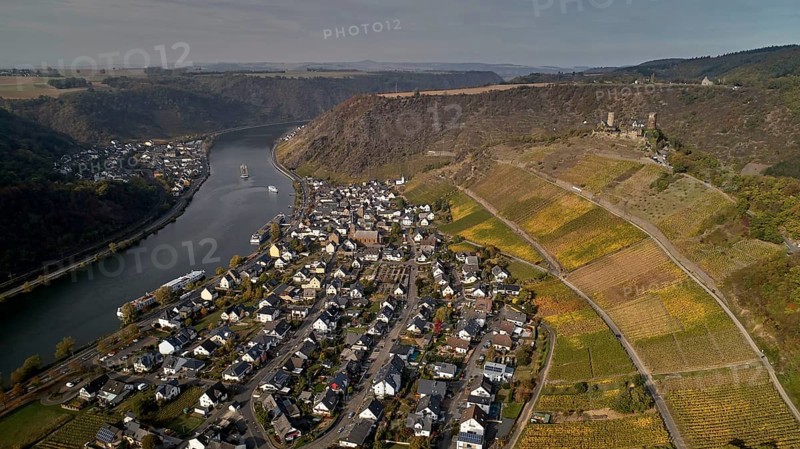 Thurant Castle high above the Moselle near Alken