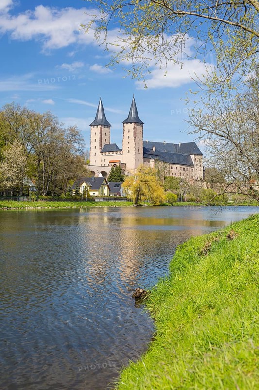 Castle Rochlitz on the river Zwickauer Mulde