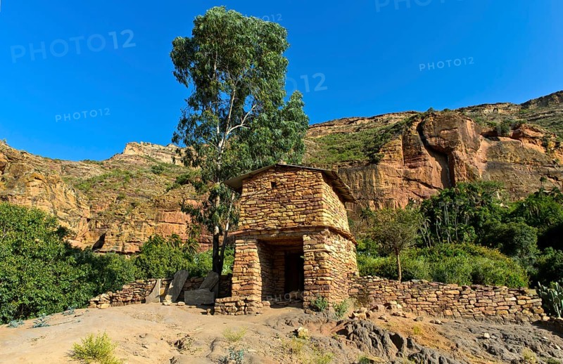 Entrance to the rock church Maryam Papasetti