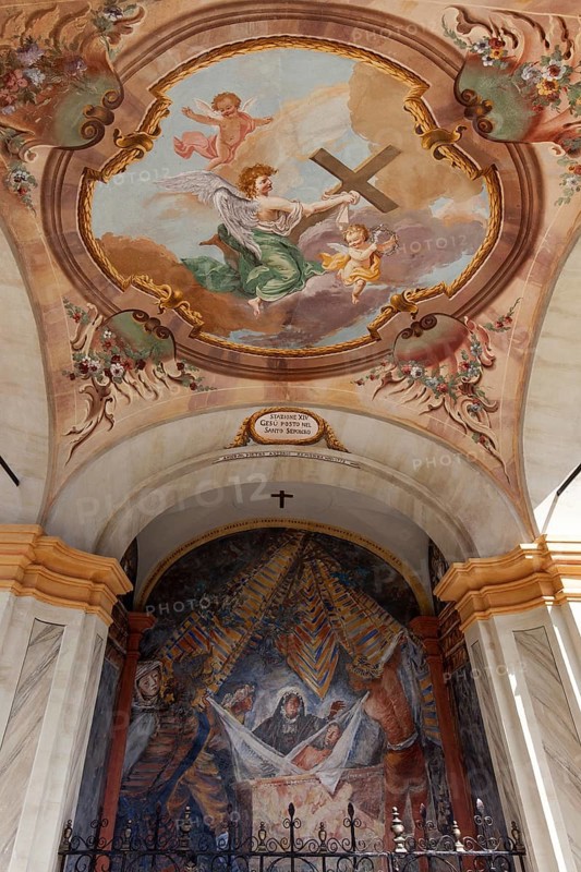 Fresco and ceiling fresco in a way of sorrows chapel in Comologno