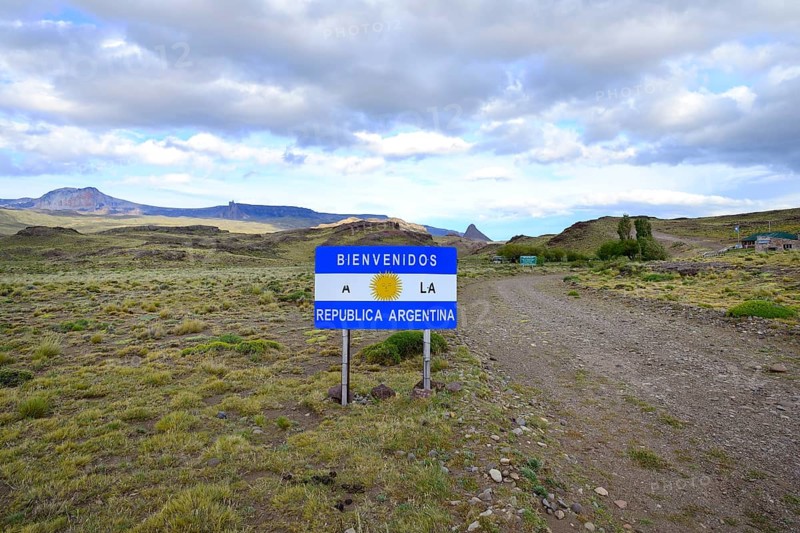 Border sign Argentina at Paso Roberto Roballos
