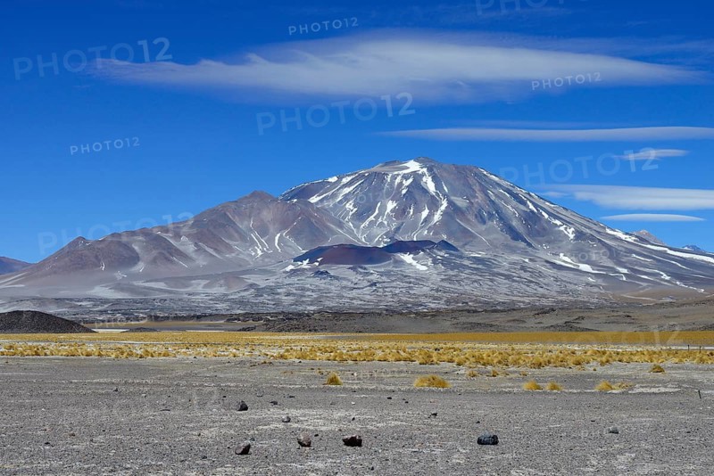 Volcano Incahuasi on the border to Chile
