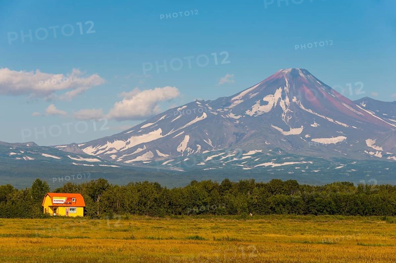 Little hut before the Avachinskaya Sopka volcano