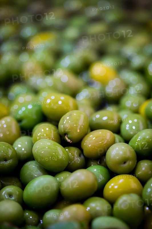 Green olives with oil