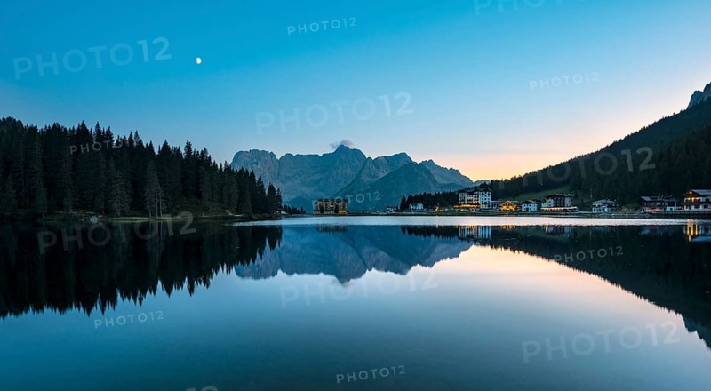 Lake Misurina at dusk