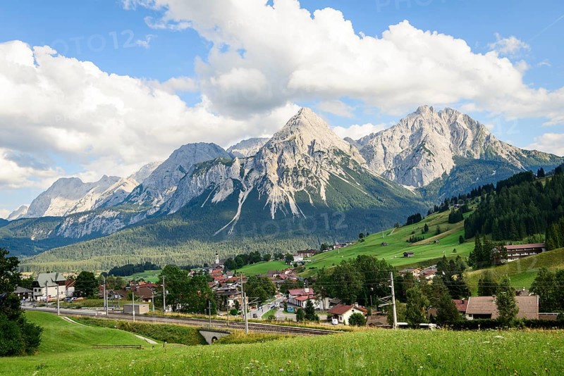 View of Leermoos and Ehrwald on the long-distance cycle path Via Claudia Augusta