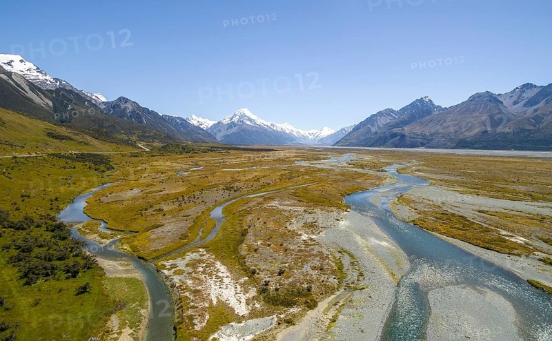 Wide riverbed of Tasman River