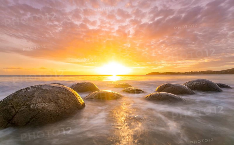 Moeraki boulders