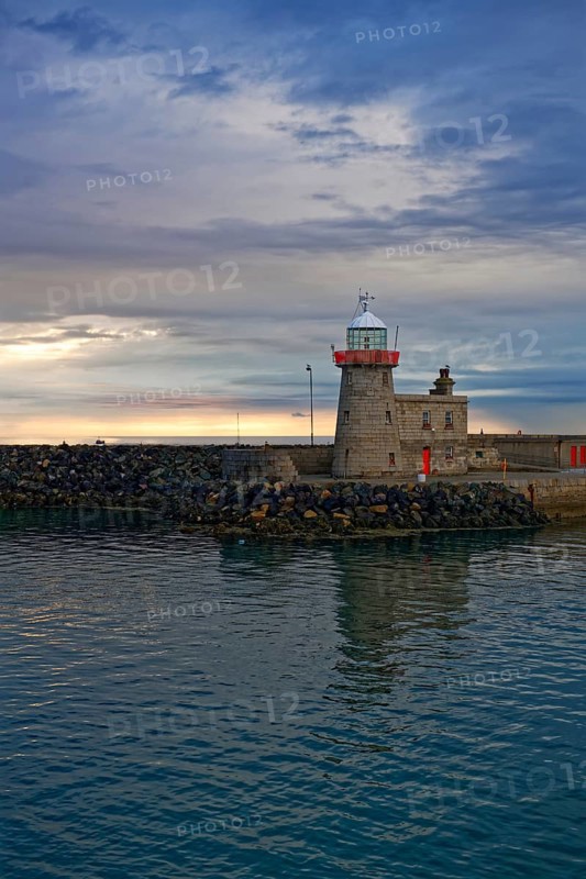 Lighthouse in the harbour of Howth