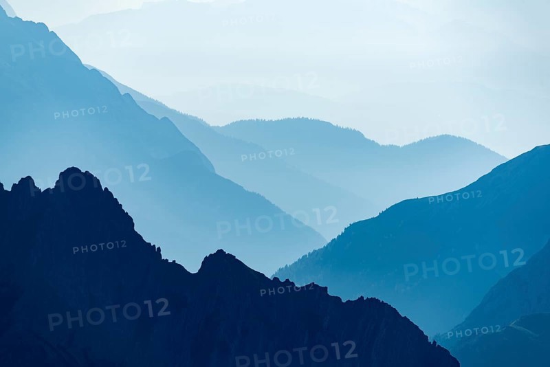 Staggered mountain ranges