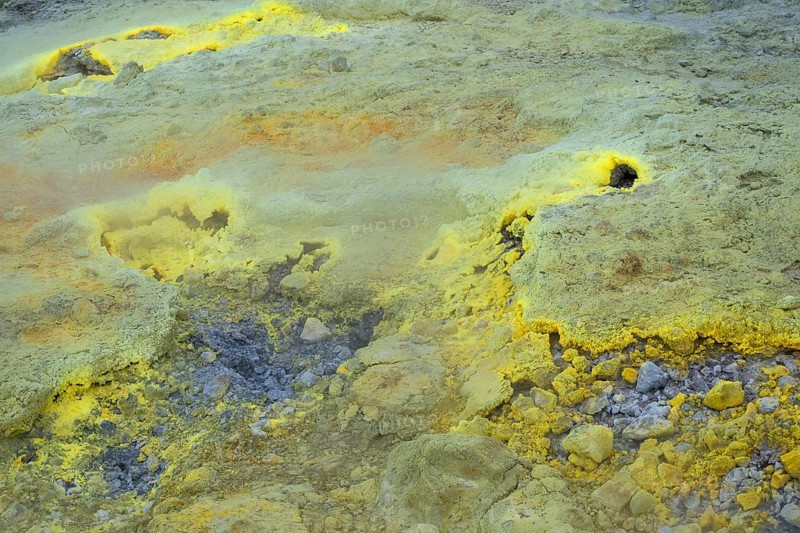 Sulfur vapor