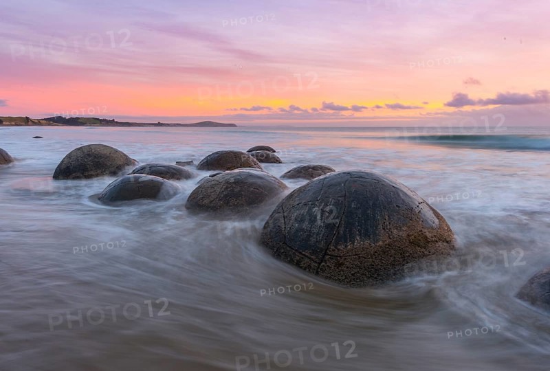 Moeraki boulders