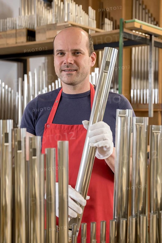 Organ builder