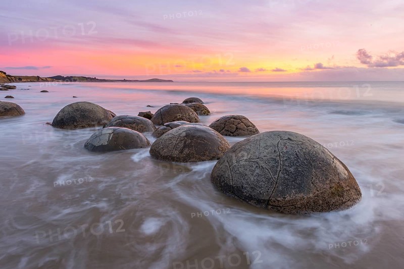 Moeraki boulders