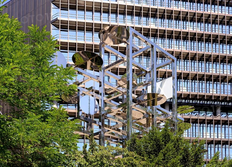 Sculpture Chronos 10B by Nicolas Schoffer
