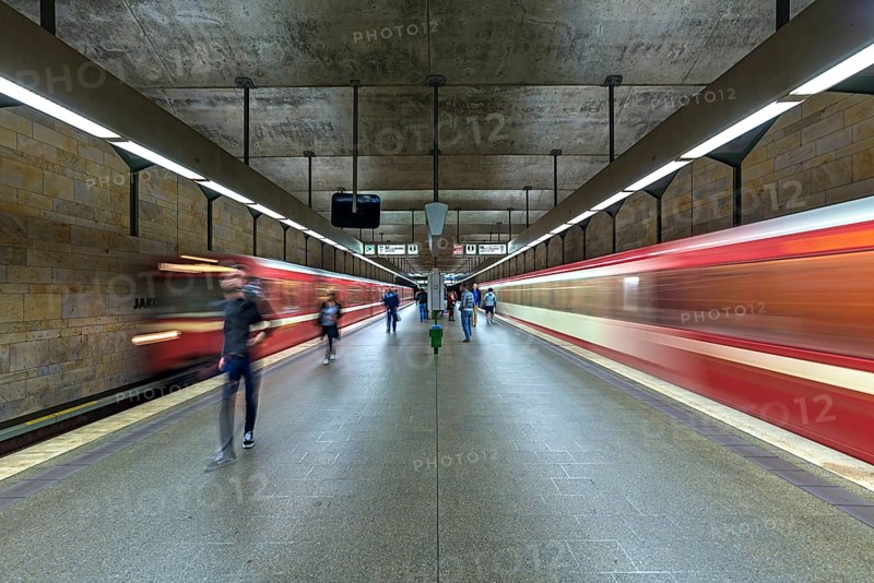 Jakobinenstrasse underground station with incoming and outgoing underground trains