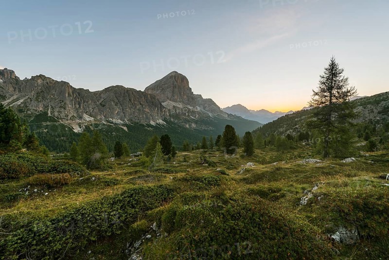 Sunrise in front of the peaks of Col dei Bos and Tofane