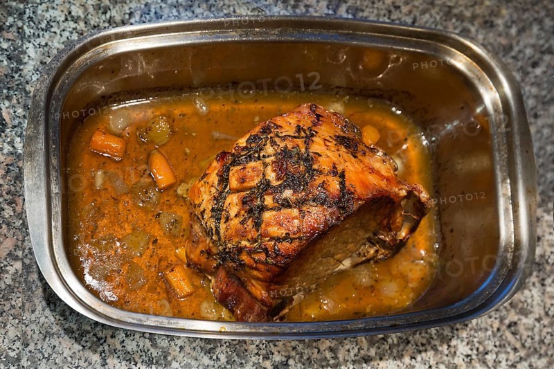 Organic pork shoulder with crust