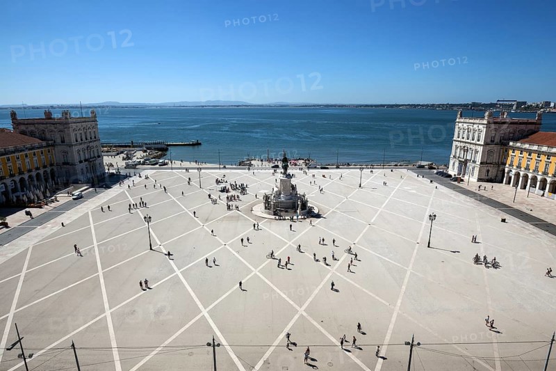 View from the Triumphal Arch of Rua Augusta