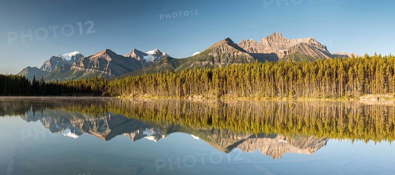 Herbert Lake with morning atmosphere