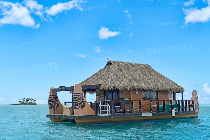 House boat