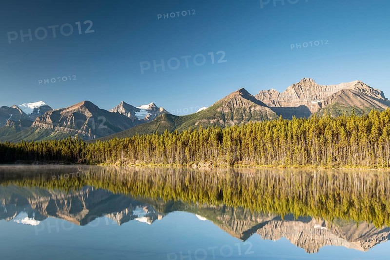 Herbert Lake with morning atmosphere