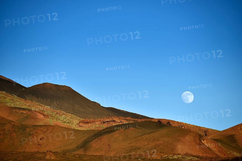 Moonrise above Pico Viejo