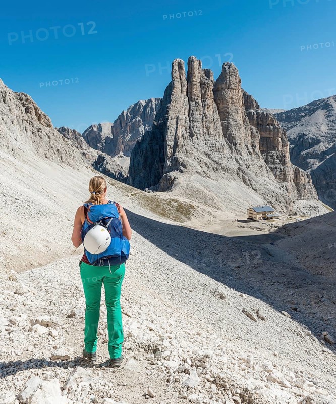 Hiker on the descent from the Santner via ferrata