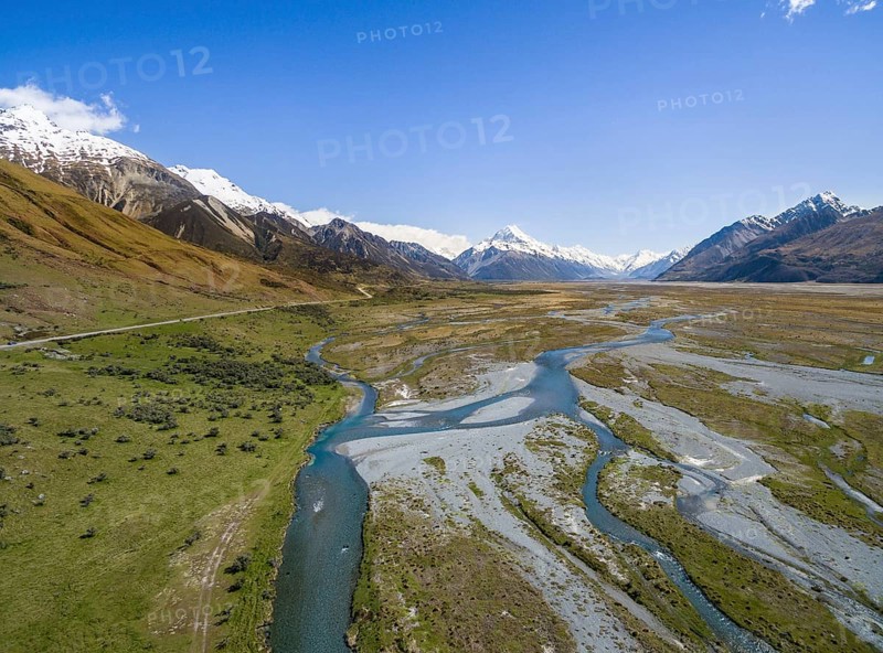 Wide river bed of the Tasman River