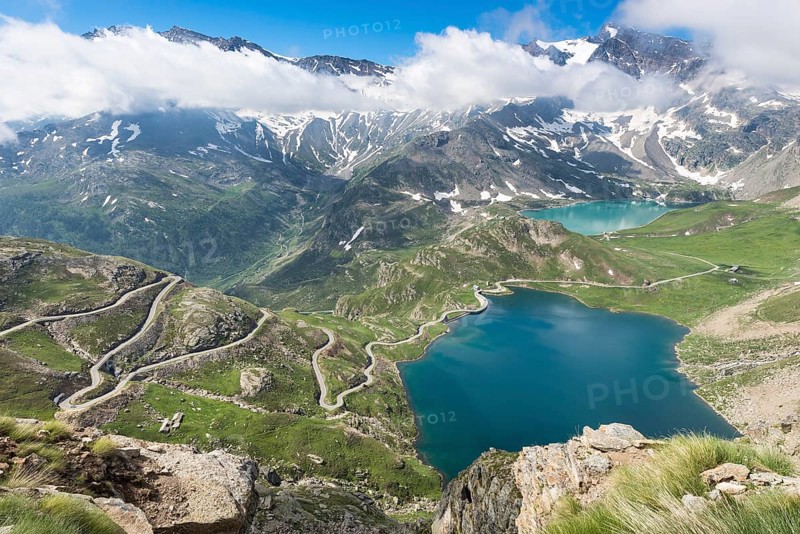 Colle del Nivolet pass road