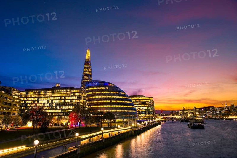 Promenade on the Thames
