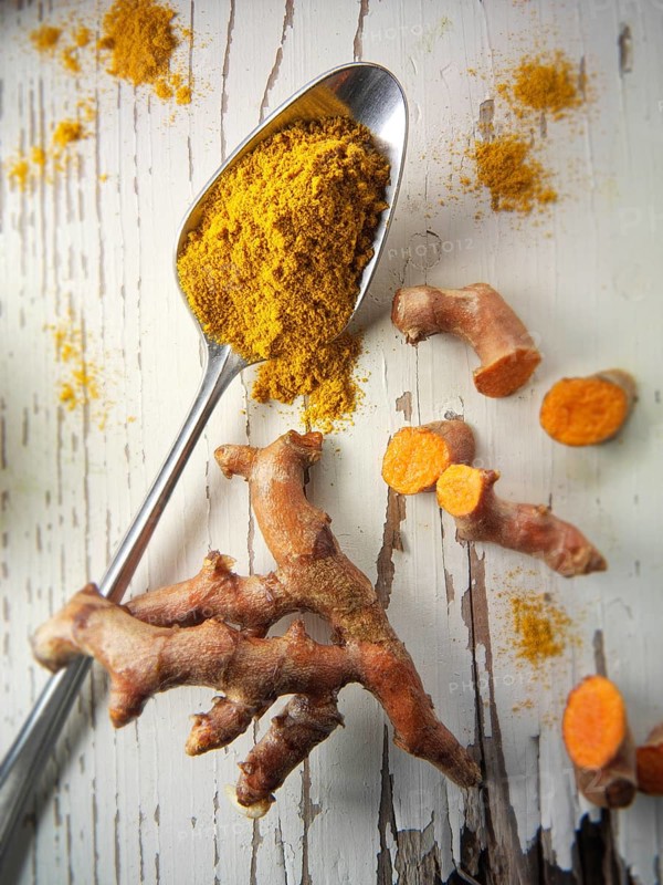Fresh and powdered turmeric or tumeric root