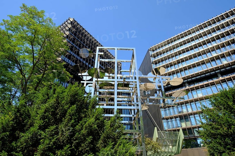 Sculpture Chronos 10B by Nicolas Schoffer