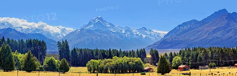 Snowy peaks of Mount Cook