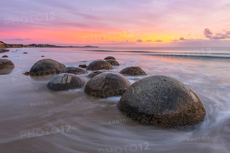 Moeraki boulders