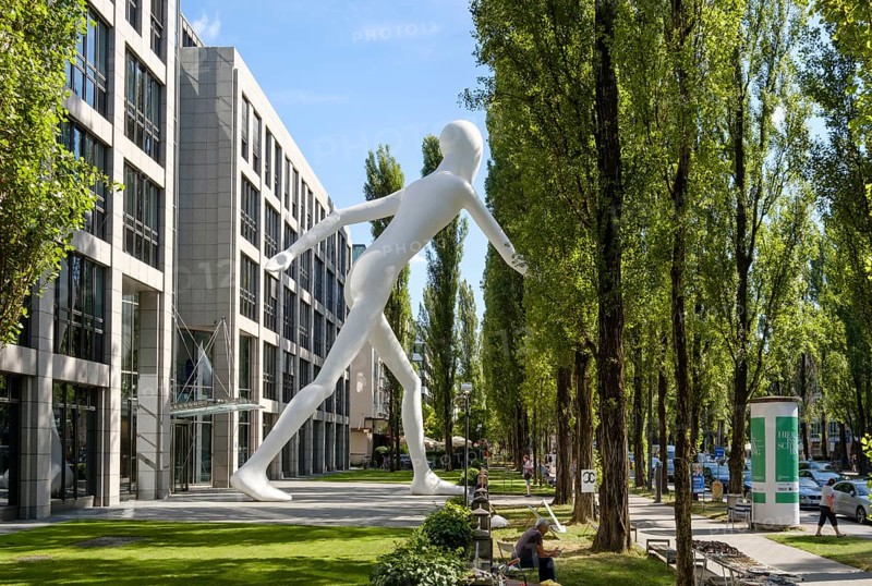 Walking Man sculpture by Jonathan Borofsky in front of insurance company Munich Re