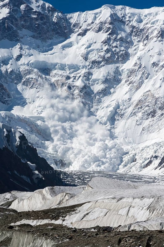 Avalanche coming down near Base Camp