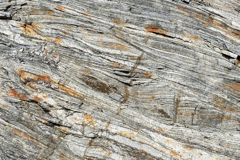 Cross-section and structure of Lewis gneiss