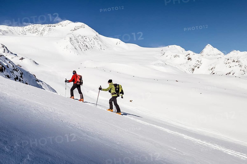 Ski mountaineers at ascent to Kollkuppe